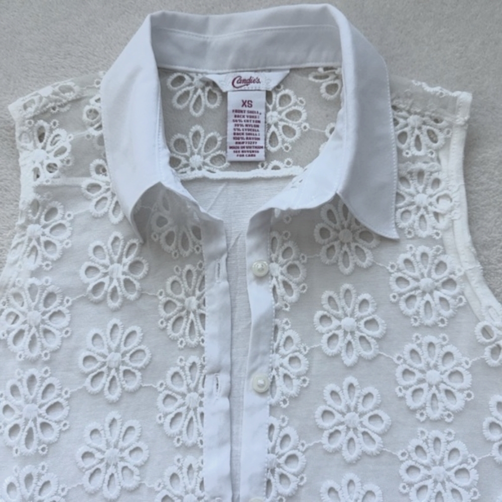 Flowered White Sleeveless Blouse | Women's XS | Candie's - Picture 15 of 16